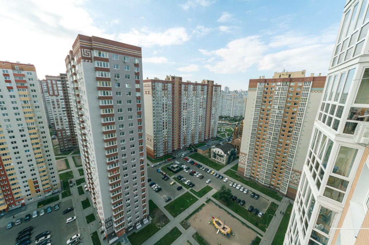Poznyaky Apartments Patriotika Kiev Eksteriør billede
