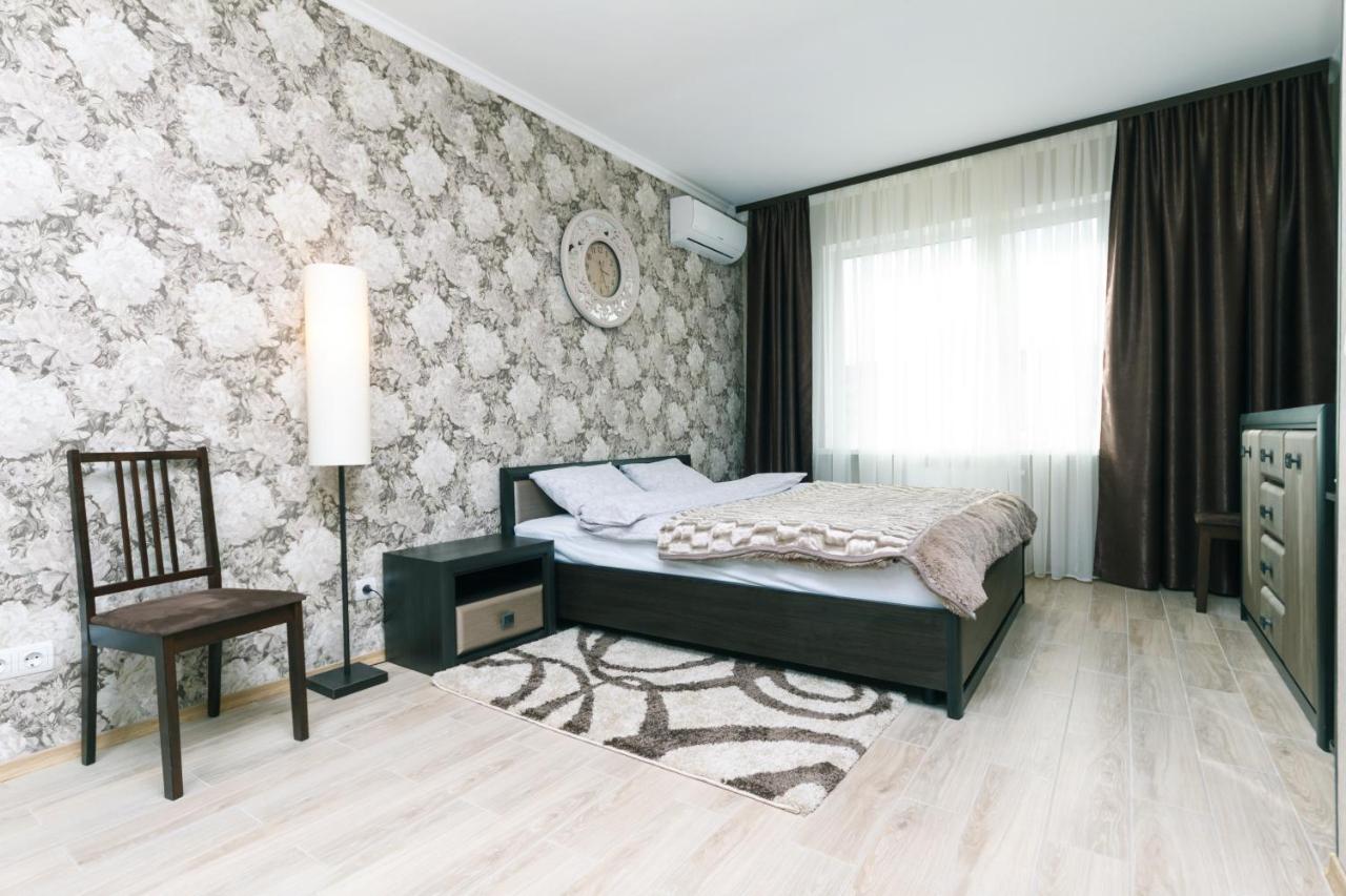 Poznyaky Apartments Patriotika Kiev Eksteriør billede